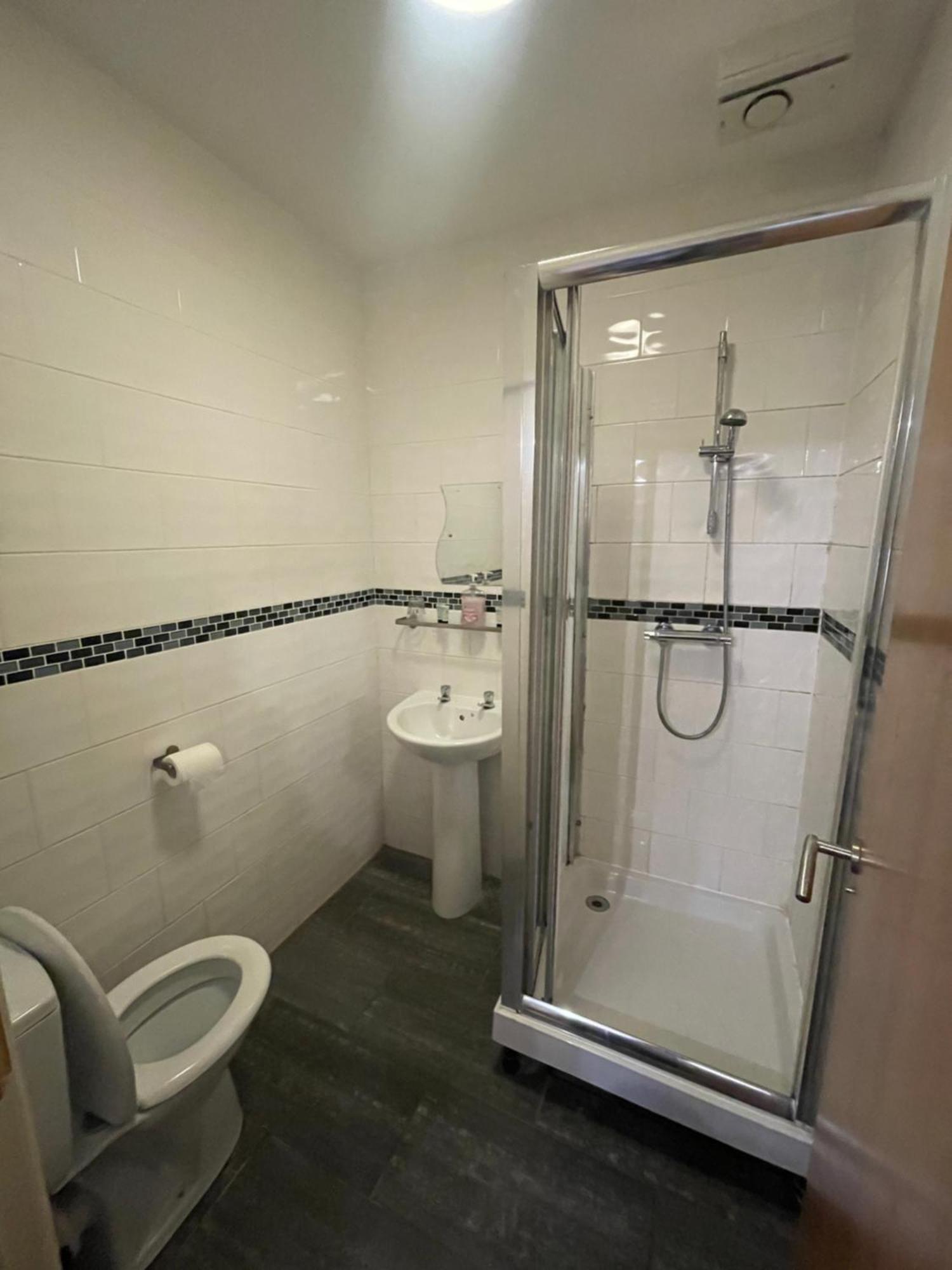 Abbey Guest House Milton Keynes Esterno foto