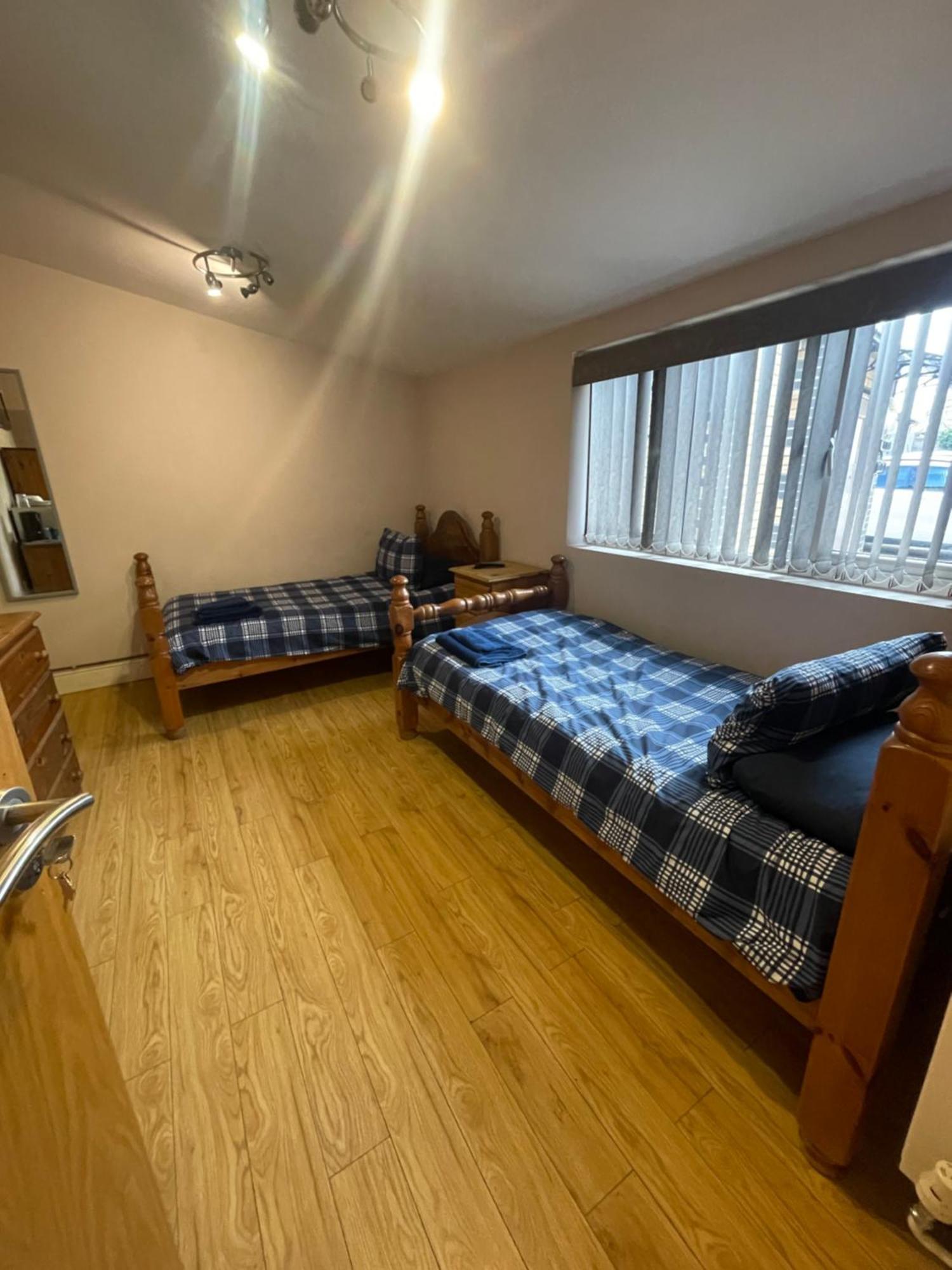 Abbey Guest House Milton Keynes Esterno foto