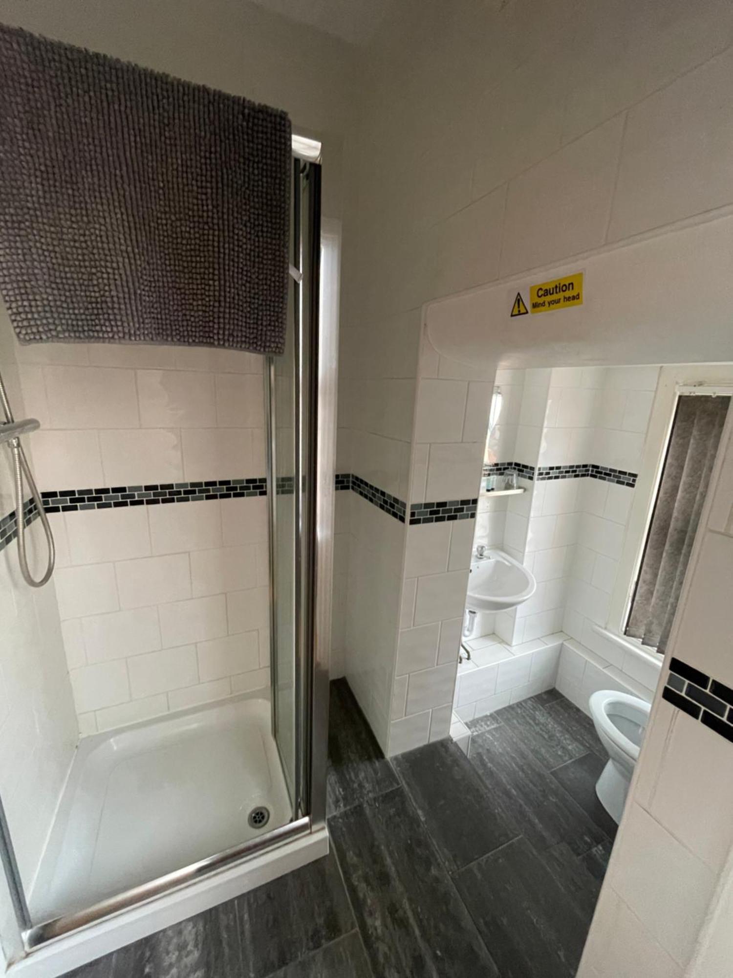 Abbey Guest House Milton Keynes Esterno foto