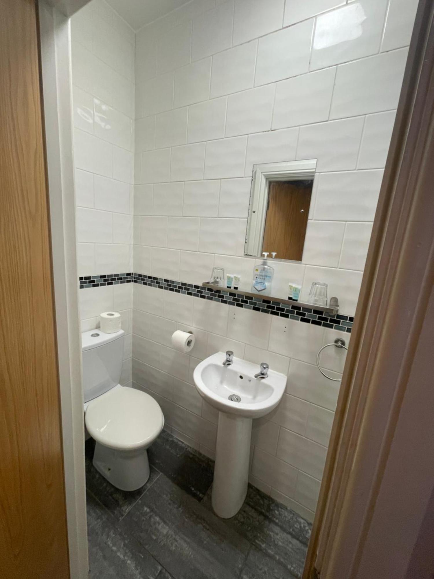 Abbey Guest House Milton Keynes Esterno foto
