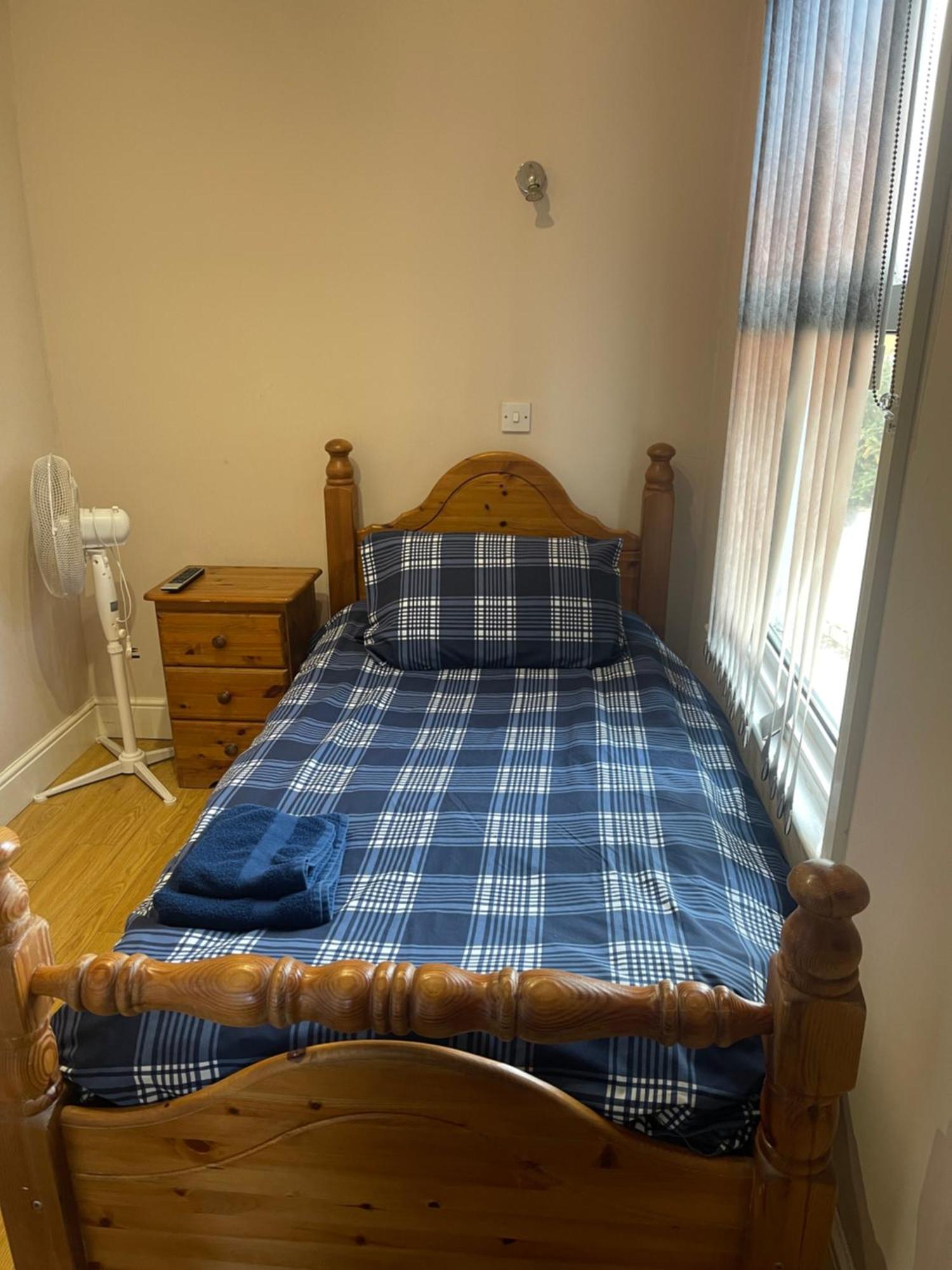 Abbey Guest House Milton Keynes Esterno foto