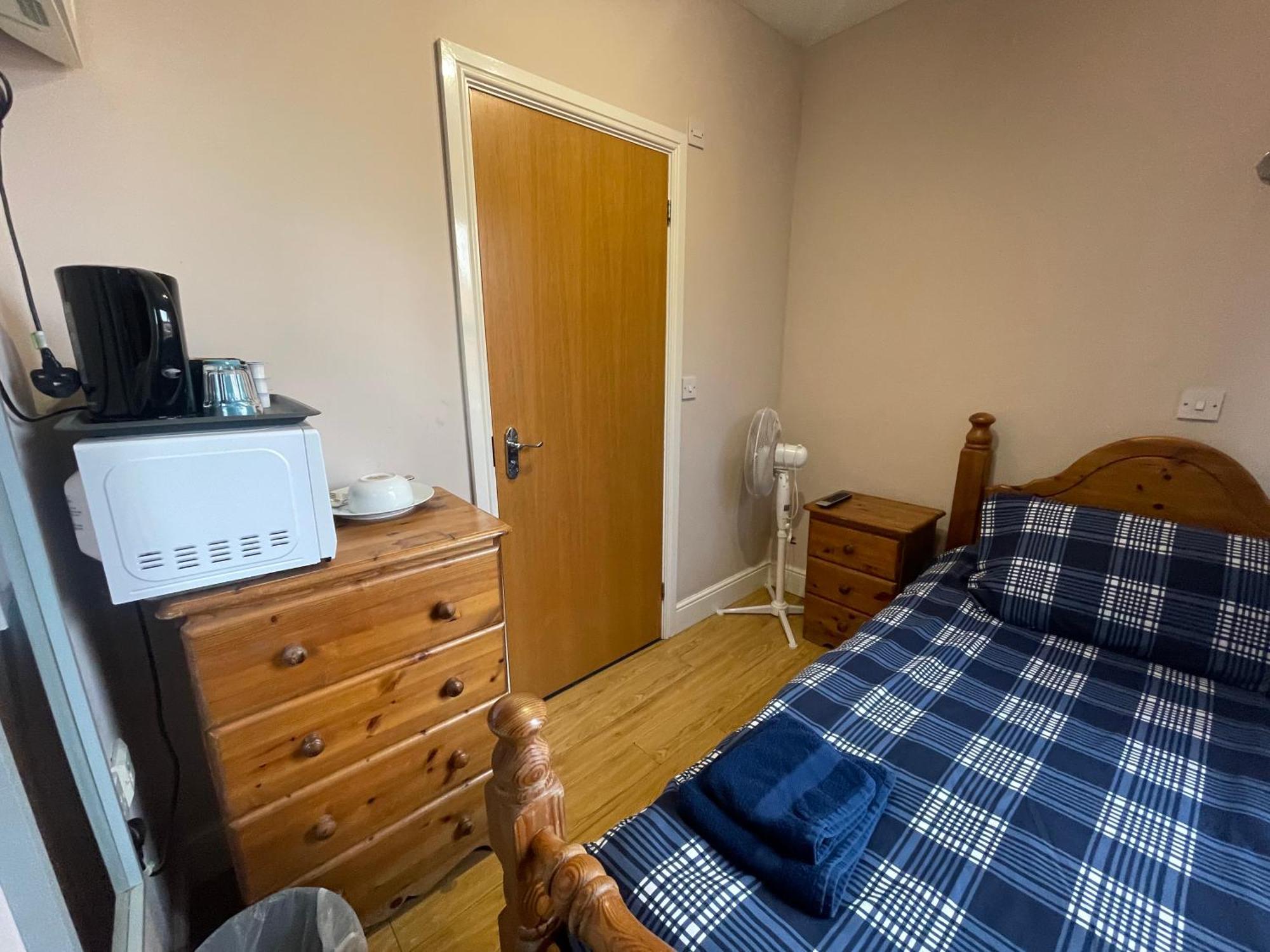 Abbey Guest House Milton Keynes Esterno foto